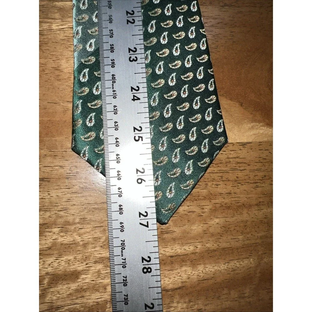 Vintage Secundum Artem Green Paisley 100% Polyester Classic Mens Tie Made In USA